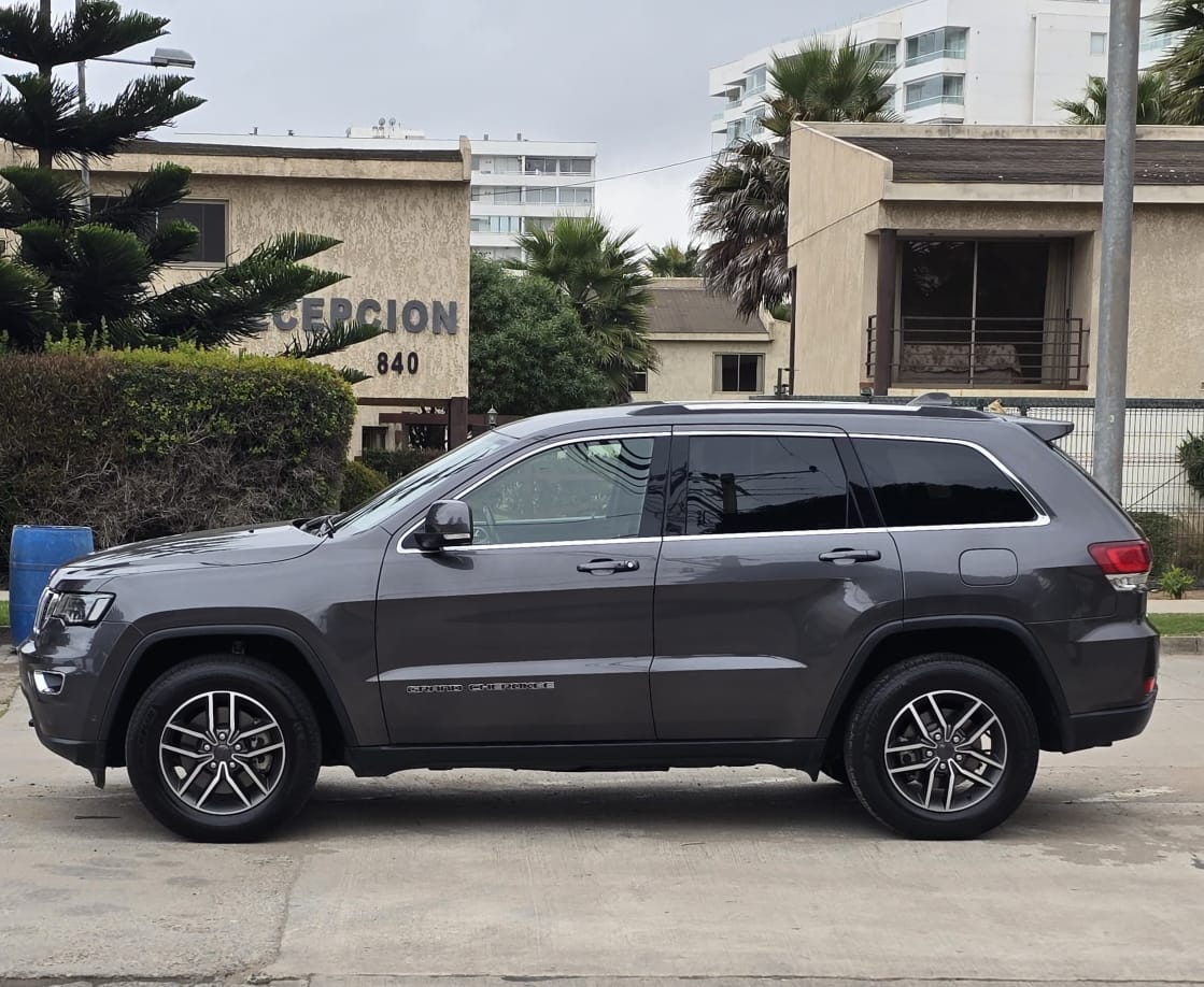 Jeep Grand Cherokee Laredo 2022 🇺🇲