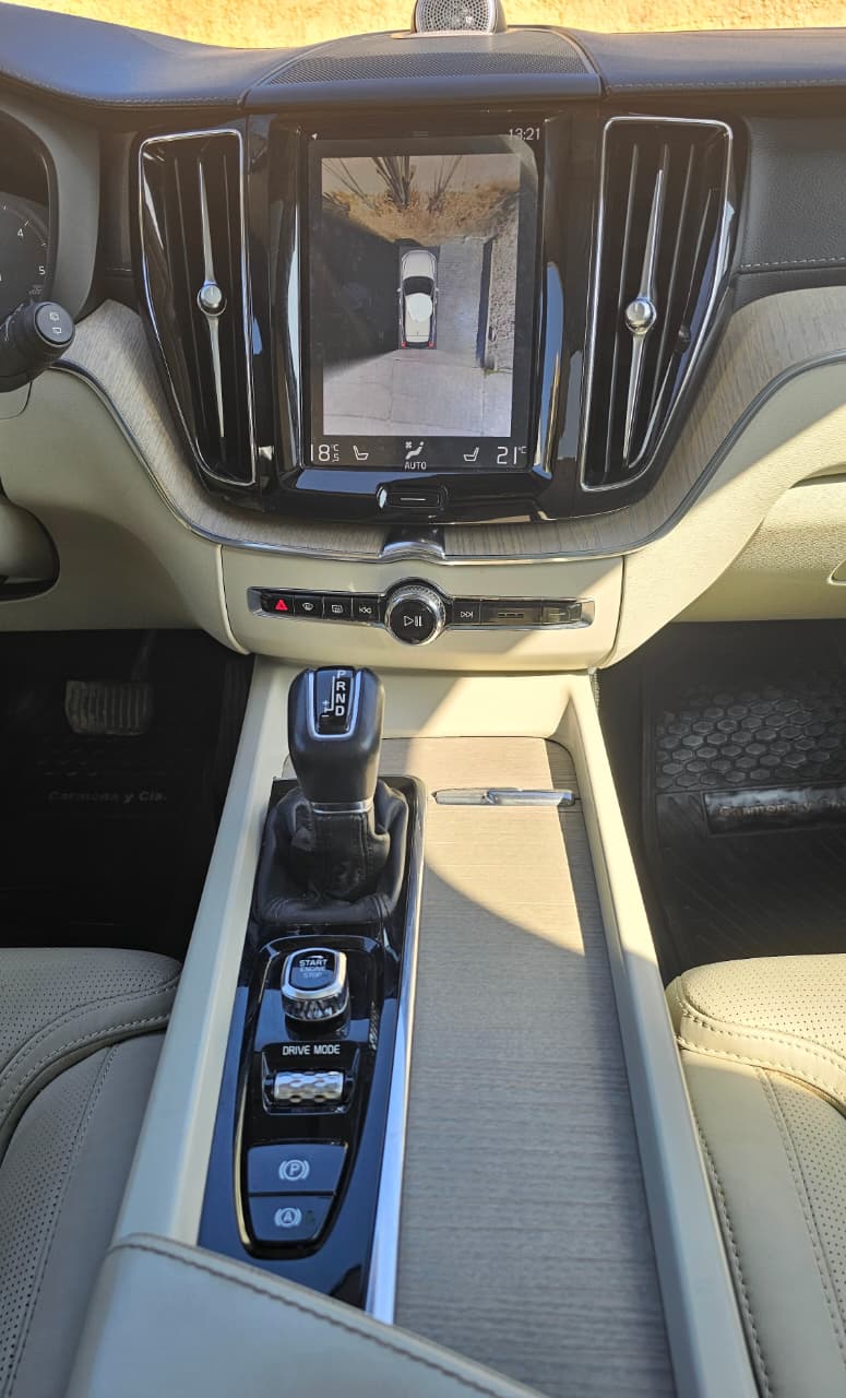 VOLVO XC60 II D5 INSCRIPTION AWD 2021 AT 🇸🇪