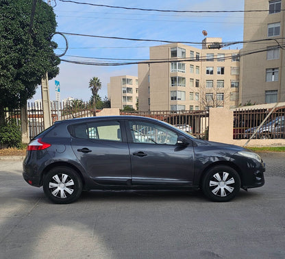 RENAULT MÉGANE III HB EXPRESSION 2.0 MT  2011 🇫🇷