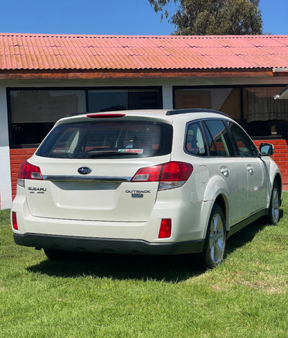 SUBARU OUTBACK XS AWD DIÉSEL 2015🇯🇵
